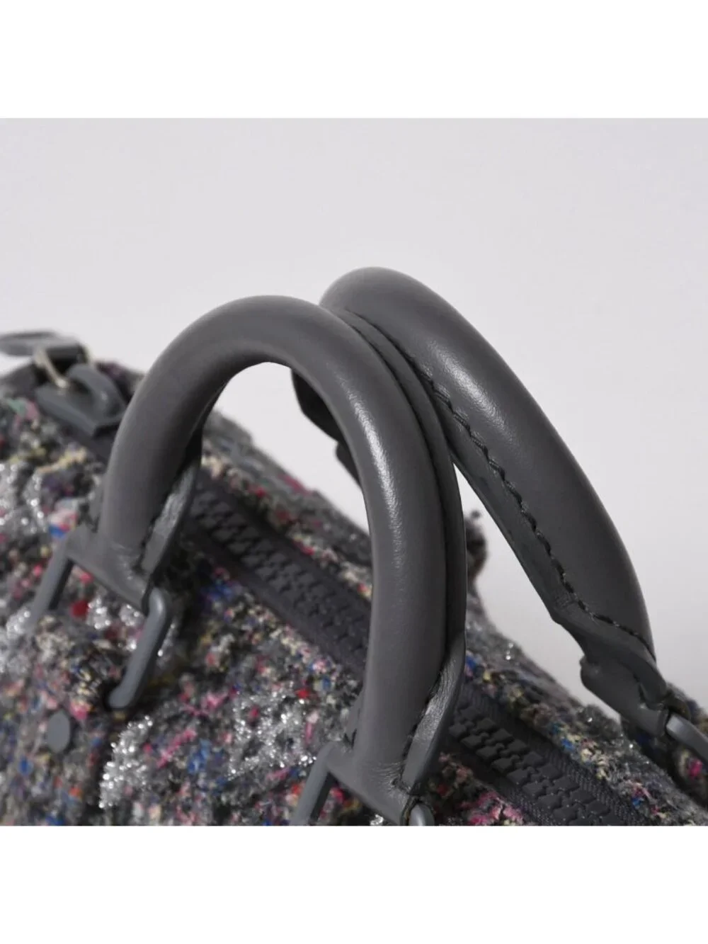 Louis Vuitton hand 72 pet